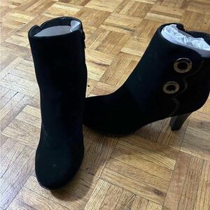 Elegant Black Ankle Boots